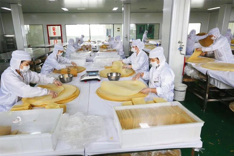煎饼香里话振兴 王庄合伙人共绘致富图